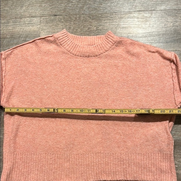 American Eagle drop shoulder cropped Rose Pink Sweater size small - Picture 4 of 10